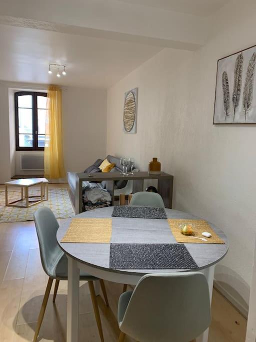 Aubenas : Beau Studio, Proche Du Chateau Exterior photo