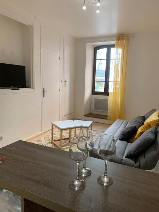 Aubenas : Beau Studio, Proche Du Chateau Exterior photo
